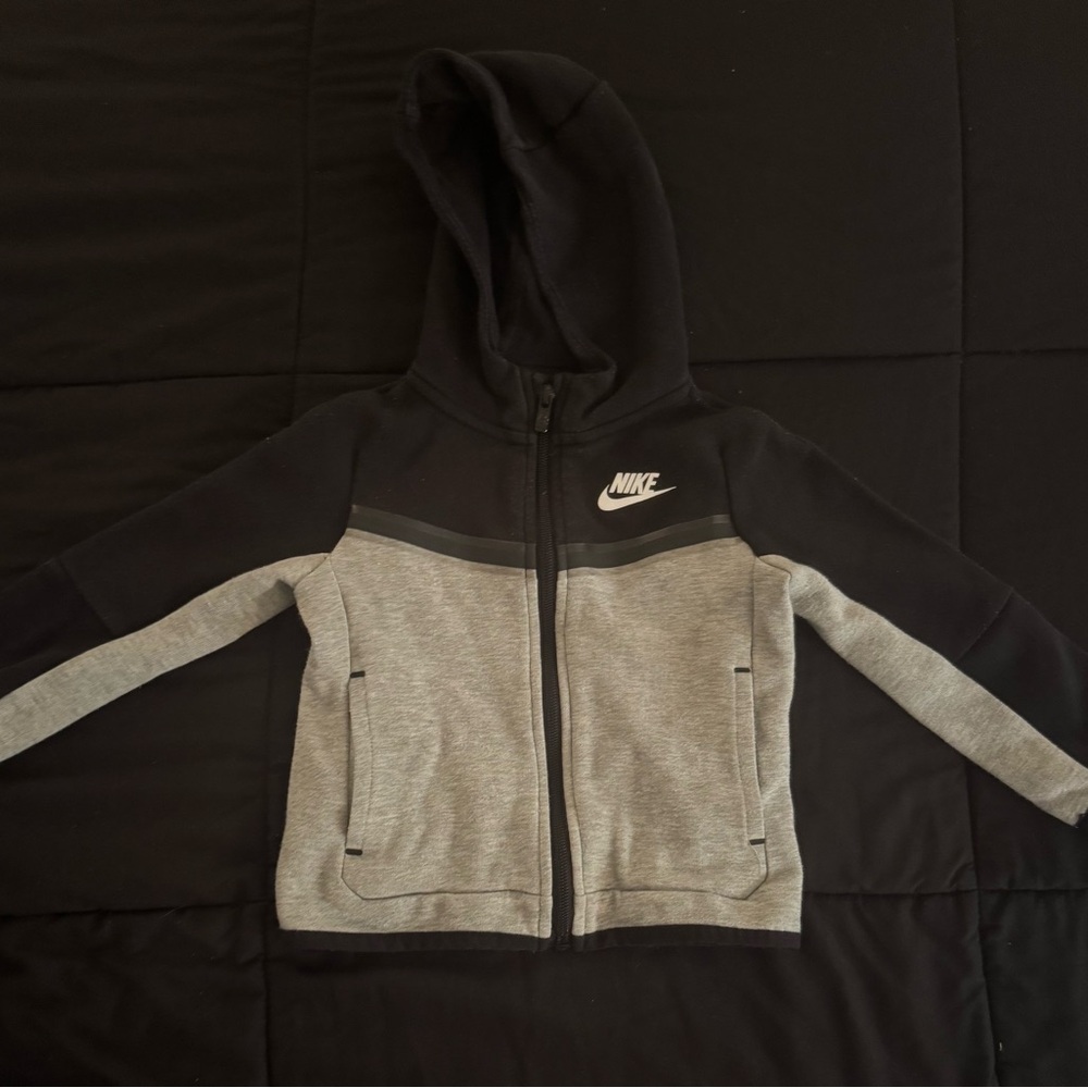 Nike Tech Toddler - 24 months Black and Gray Hoodie